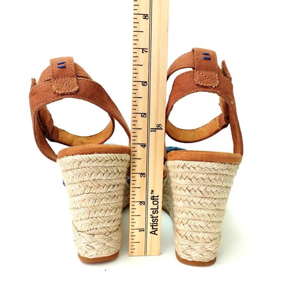 Toms Tan Blue Tie Dye Wedge Heel Espadrille Ankle Strap Open Toe Sandals Size 9 - Picture 4 of 7
